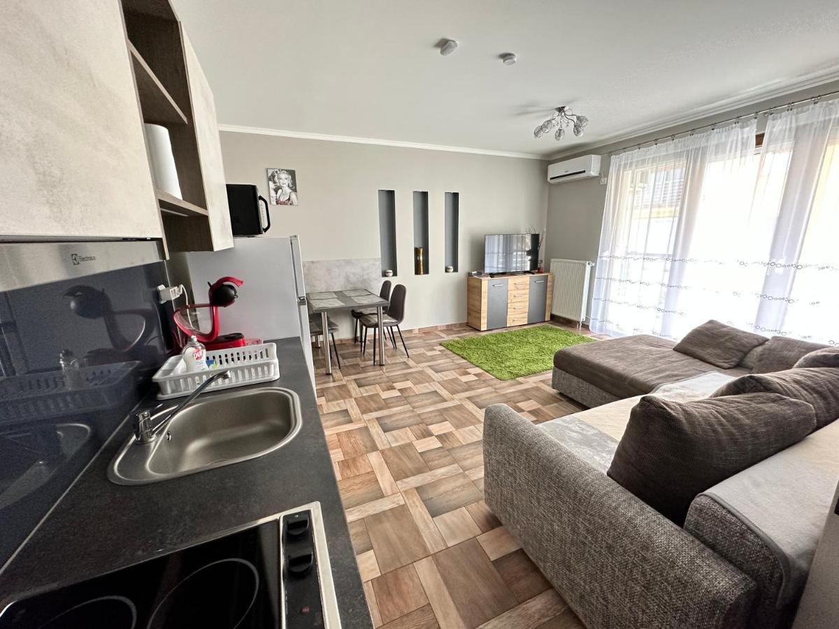 Apartamento Dorina Wellness Siófok Exterior foto